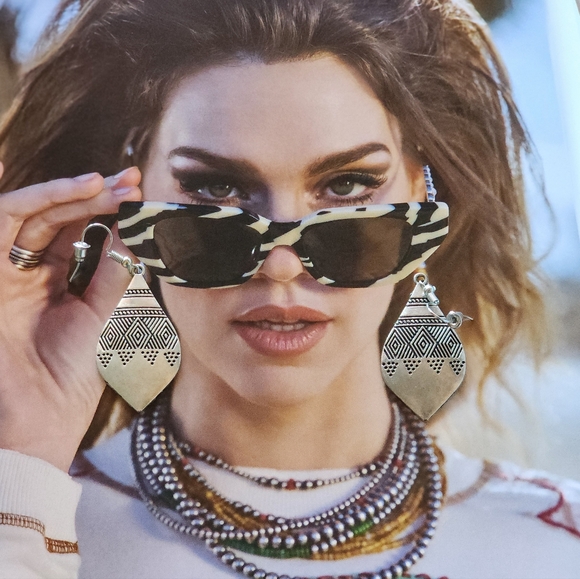 Silver Geometric Earrings - Picture 5 of 7